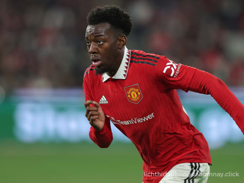 Manchester United bán Anthony Elanga